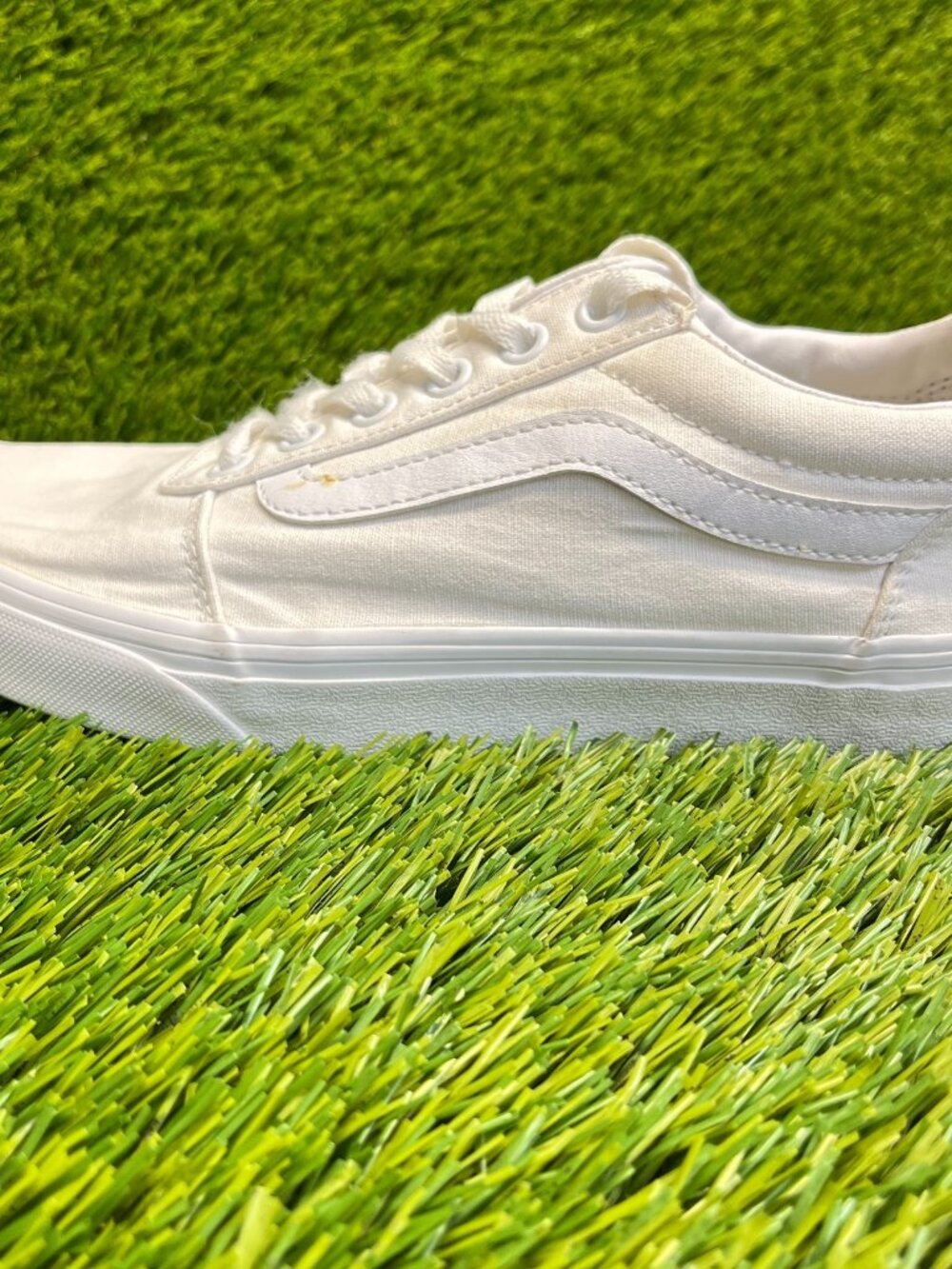 Vans Old Skool Low Womens Size 7.5 White Athletic Skateboard Shoes Sneakers - Picture 3 of 10